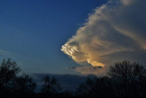 Jets (left) flying around a supercell.