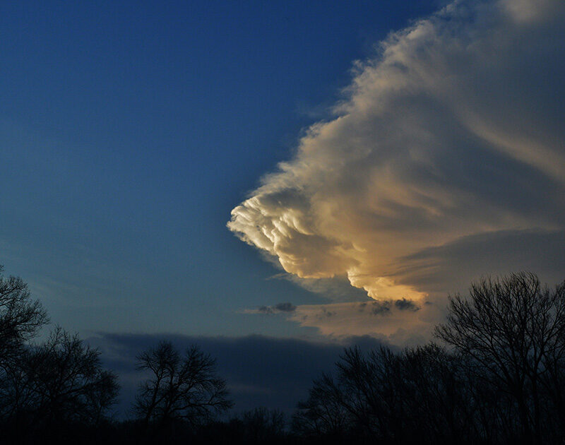 Jets (left) flying around a supercell.